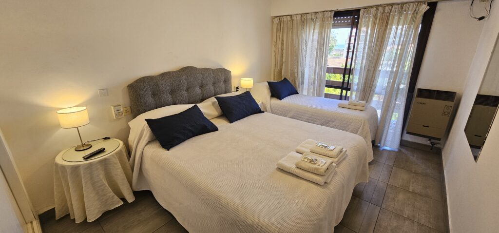Habitación Cuádruple Familiar del Hotel Soleares en Punta Mogotes, Mar del Plata