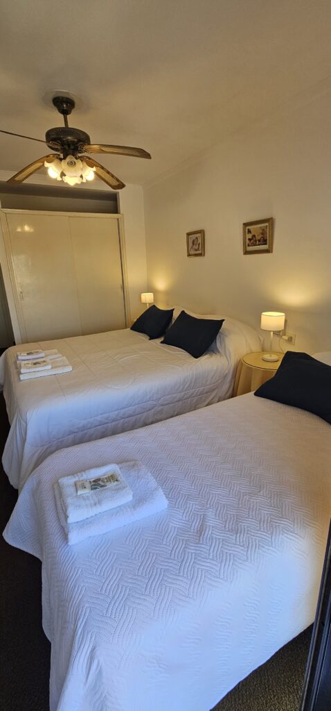 Habitación triple con camas individuales